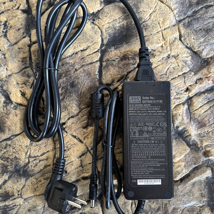 MeanWell Adapter-Set inkl. Netzkabel